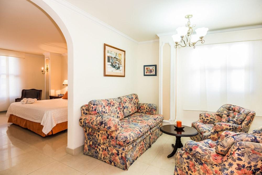 Majestic Hotel 4*